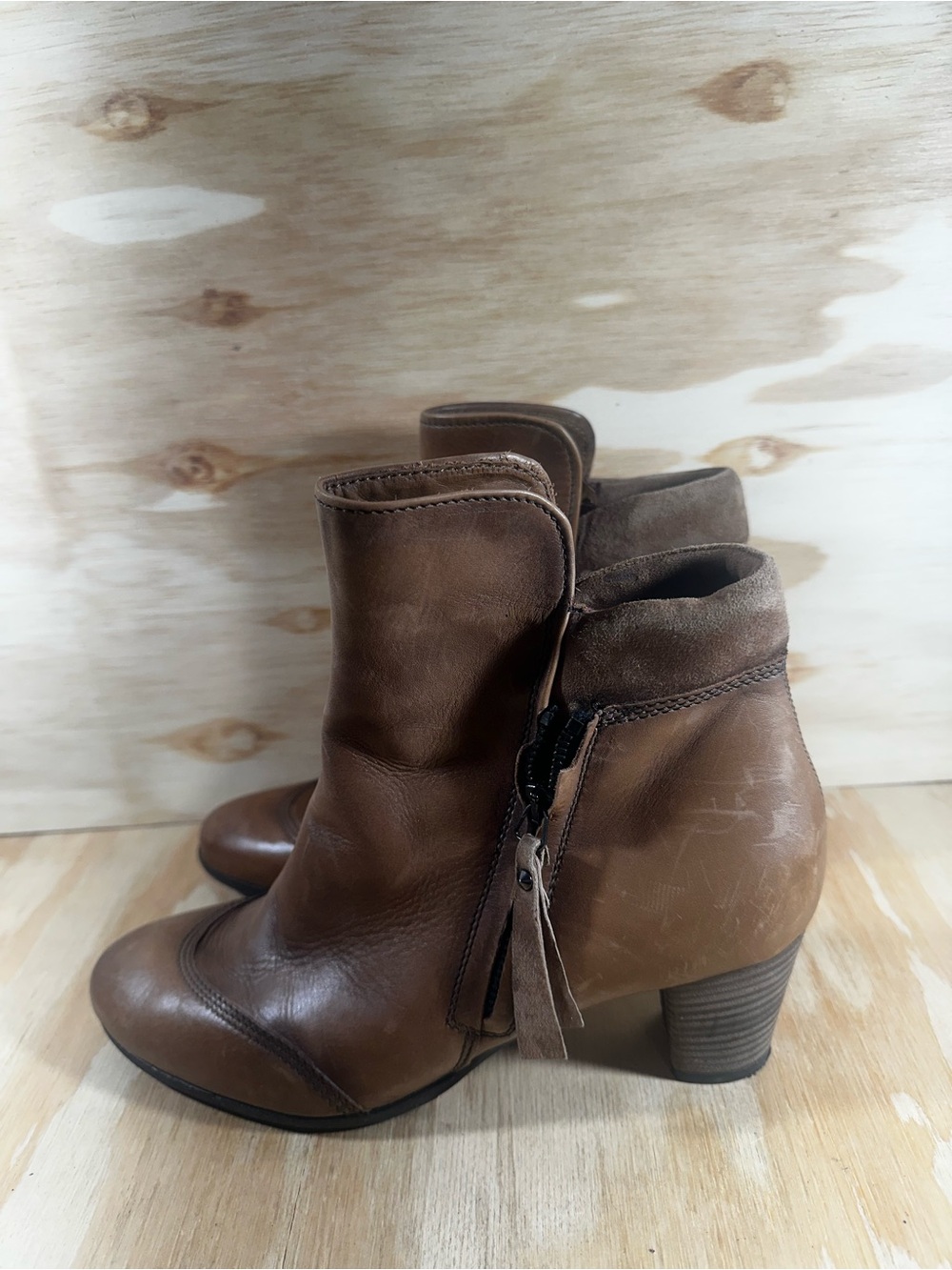 Ecco  Brown Leather Ankle Boots with Block Heel Women’s Size 9